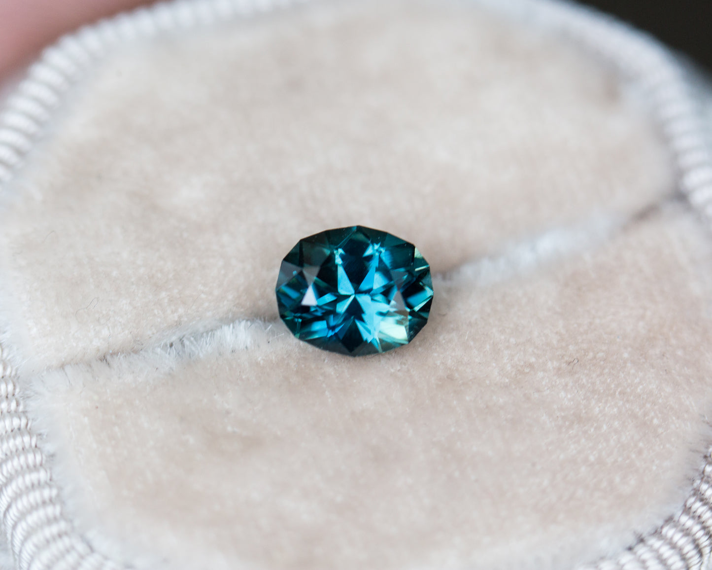 1.65ct teal/blue oval sapphire