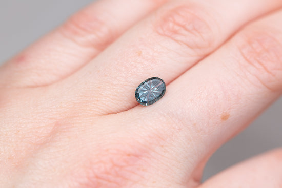 Load image into Gallery viewer, 1.44ct oval blue StarBrite- cut by John Dyer
