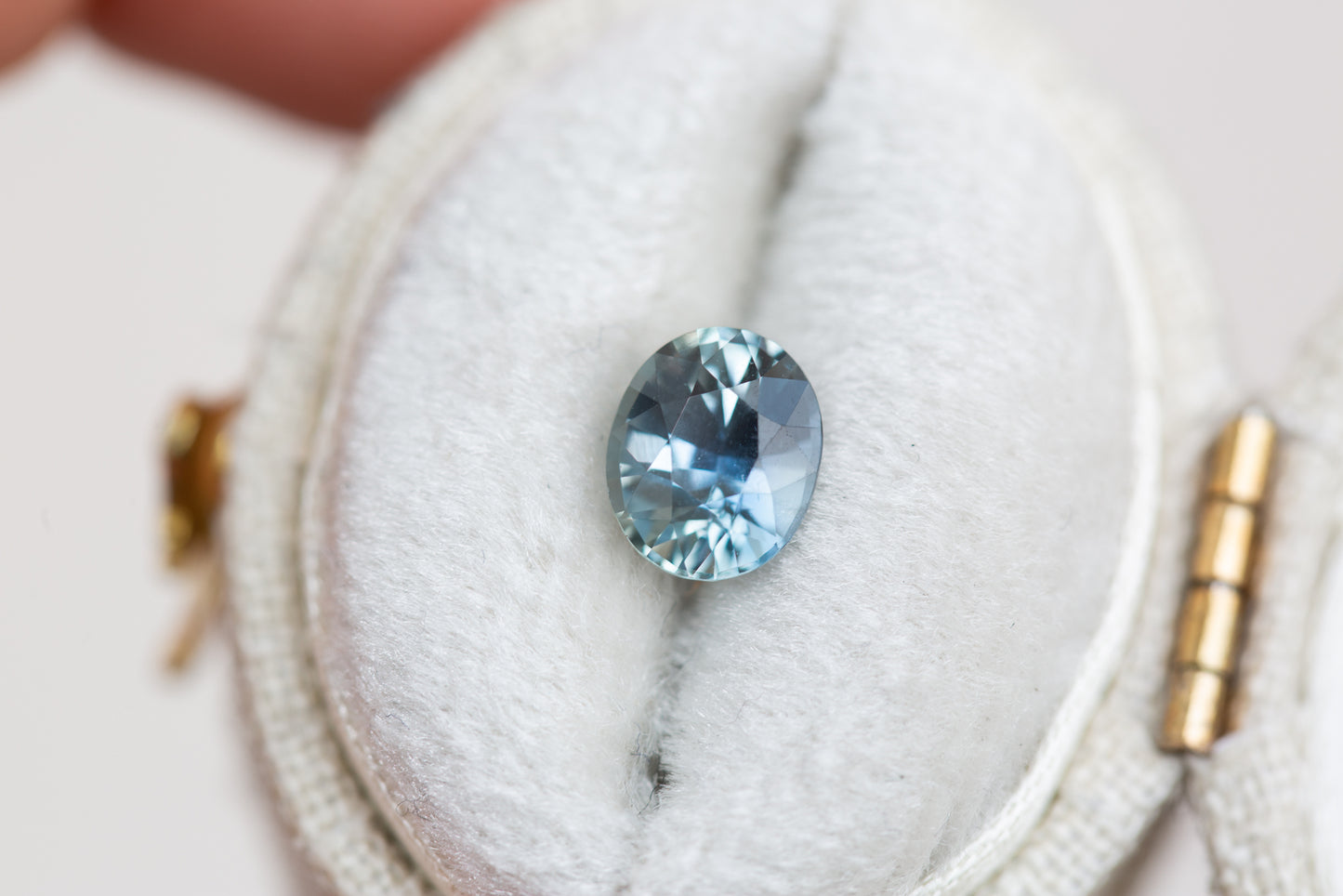 1.34ct oval blue/teal sapphire
