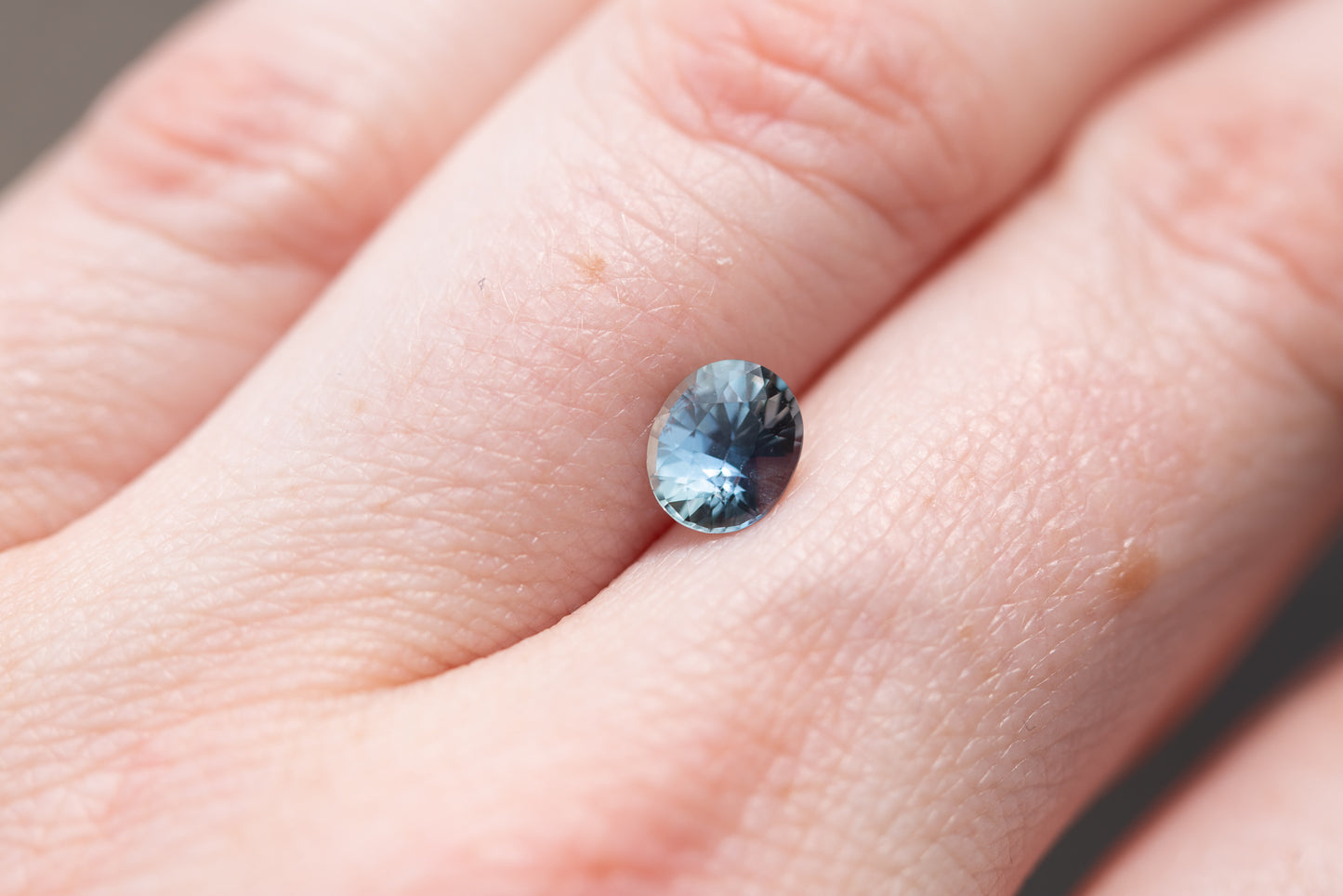 1.34ct oval blue/teal sapphire