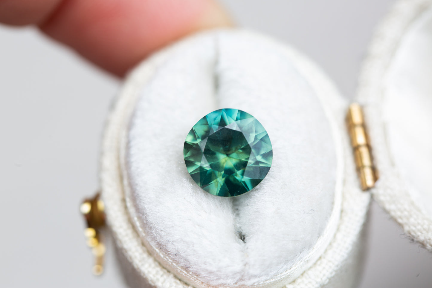 3.58ct round blue green teal sapphire