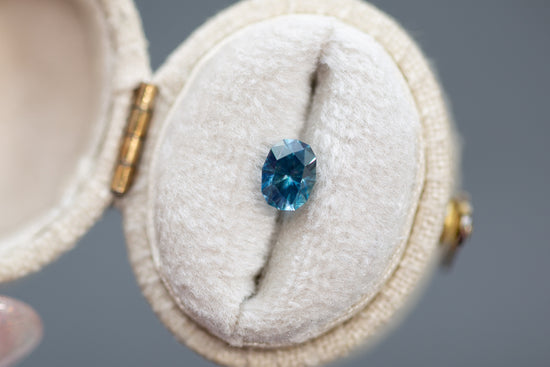 0.89ct Oval Blue Teal Sapphire - Earth's Treasury