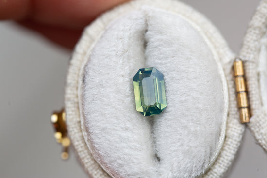 Load image into Gallery viewer, .975ct emerald opalescent teal sapphire
