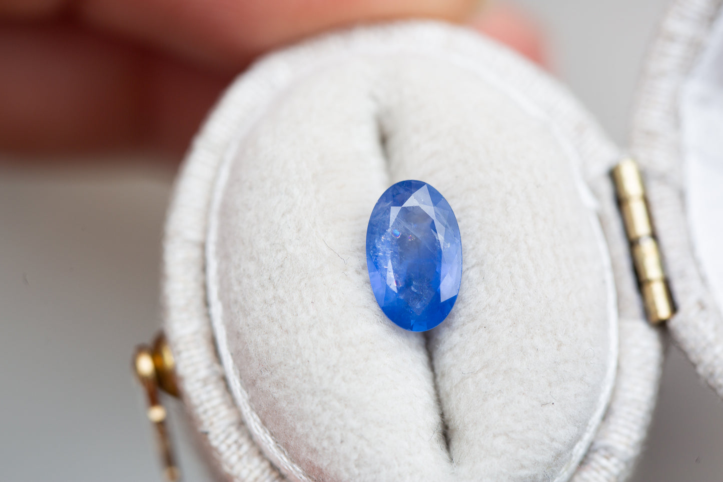 Load image into Gallery viewer, 1.24ct oval opaque blue sapphire
