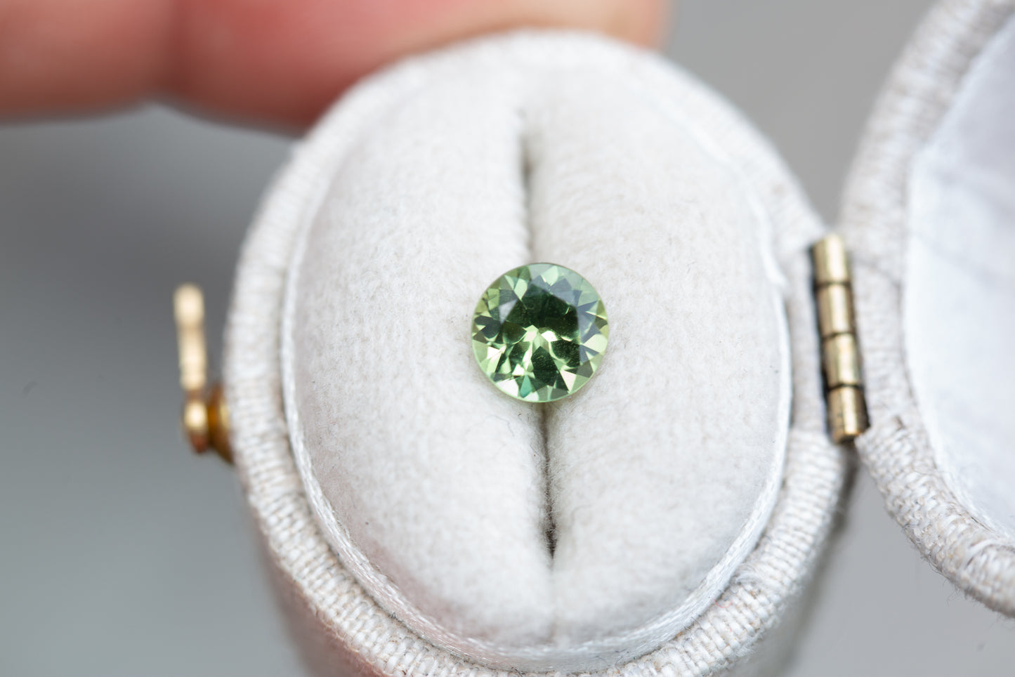 1.09ct round green sapphire
