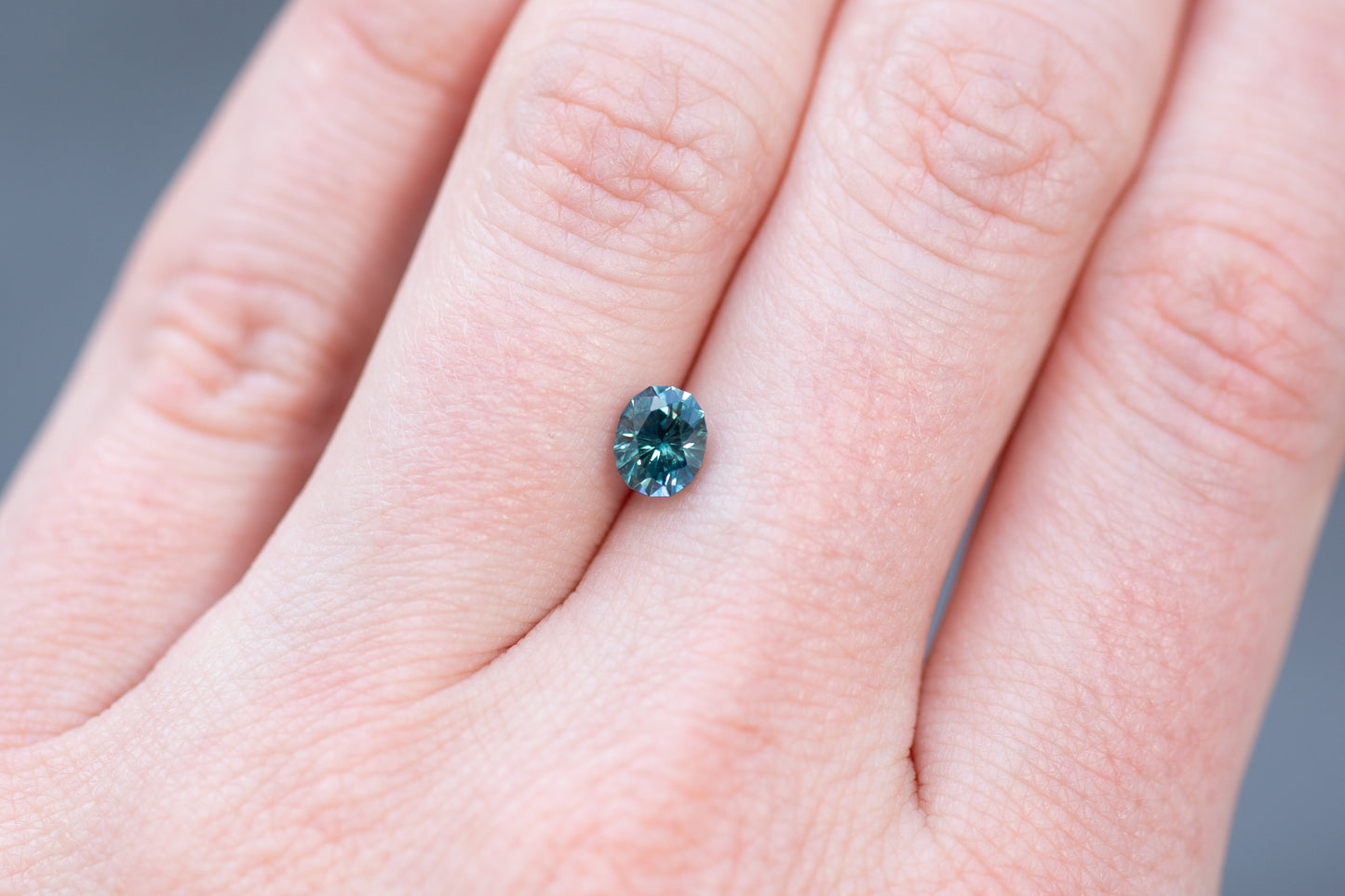 0.95ct Oval Teal Sapphire - Earth's Treasury