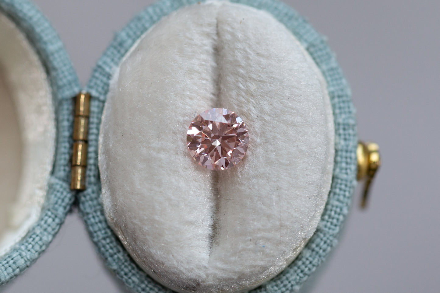 0.86ct Round Fancy Vivid Pink Lab Diamond, VVS2