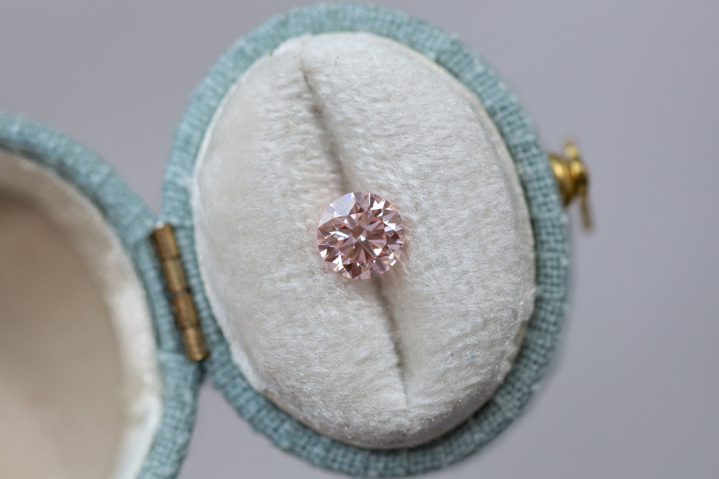 0.86ct Round Fancy Vivid Pink Lab Diamond, VVS2