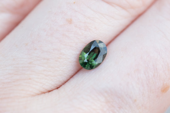 .975ct oval green sapphire