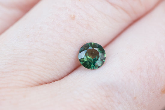 .9ct round green sapphire