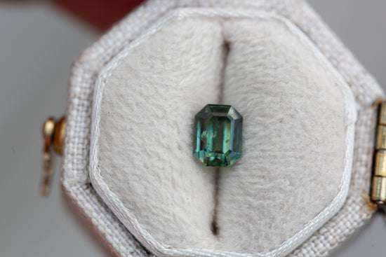 Load image into Gallery viewer, .945ct emerald green teal sapphire
