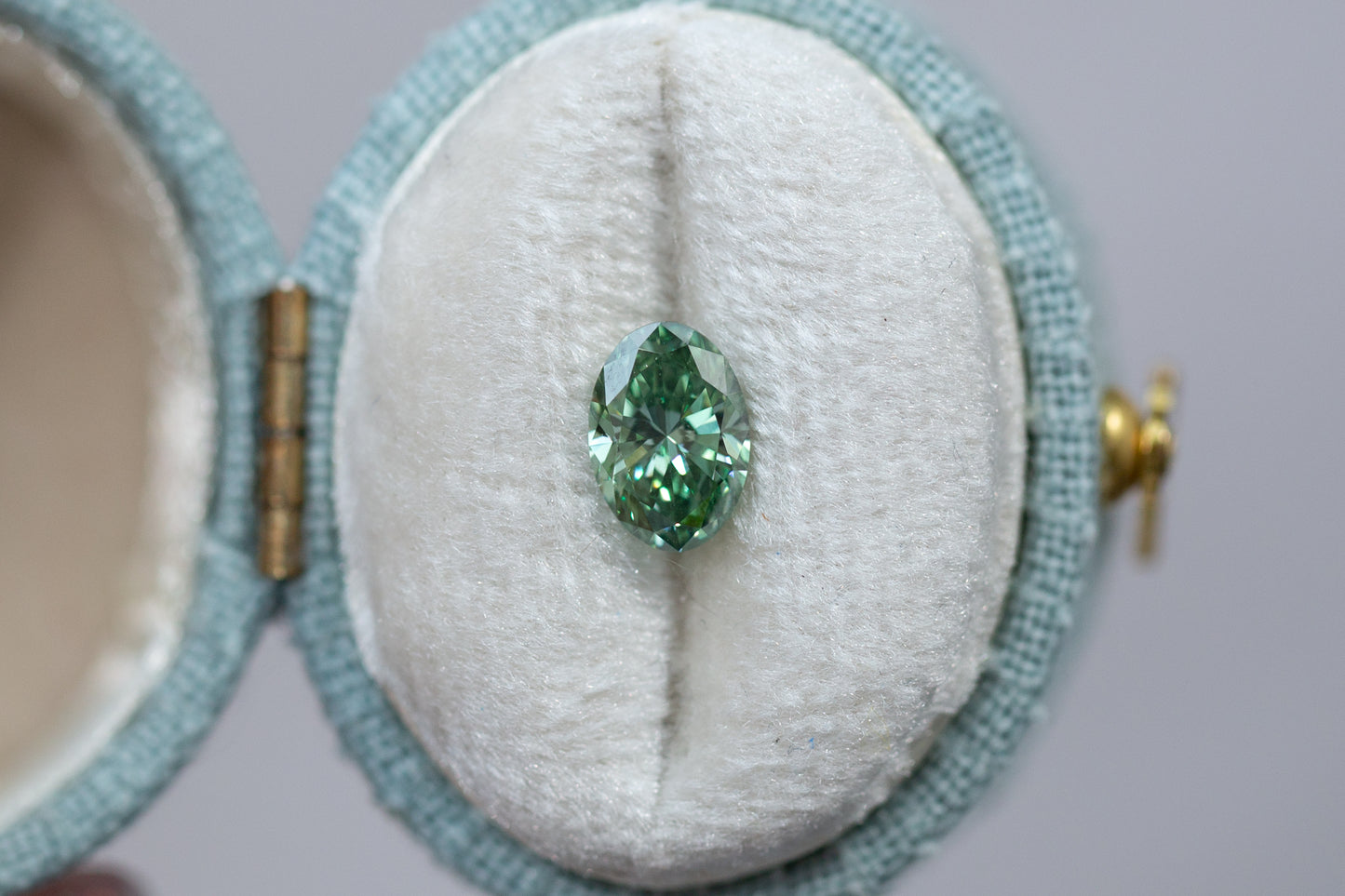 0.87ct Oval Fancy Vivid Green Lab Diamond, VS1