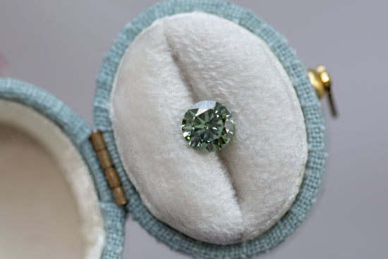 0.93ct Round Fancy Vivid Green, VS1