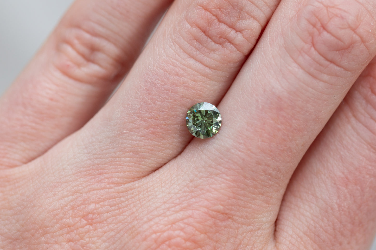 0.93ct Round Fancy Vivid Green, VS1