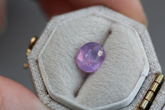 Load image into Gallery viewer, 1.67ct oval opalescent pink purple sapphire
