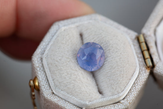 Load image into Gallery viewer, 2.58ct round/oval opalescent lavender sapphire
