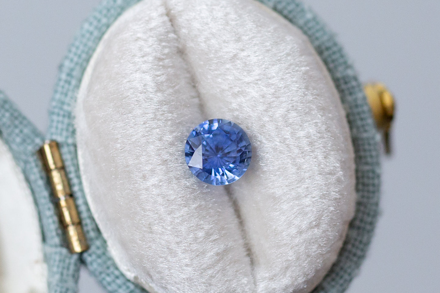 0.85ct Round Cornflower Blue Sapphire