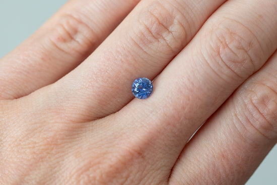 0.85ct Round Cornflower Blue Sapphire