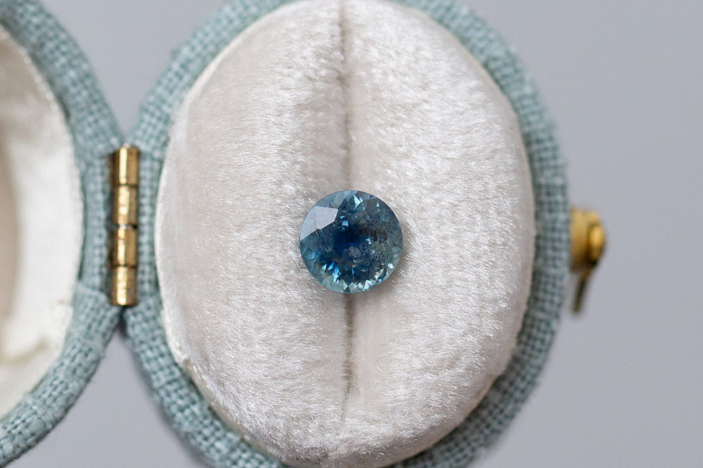 1.10ct Round Teal and Blue Sapphire