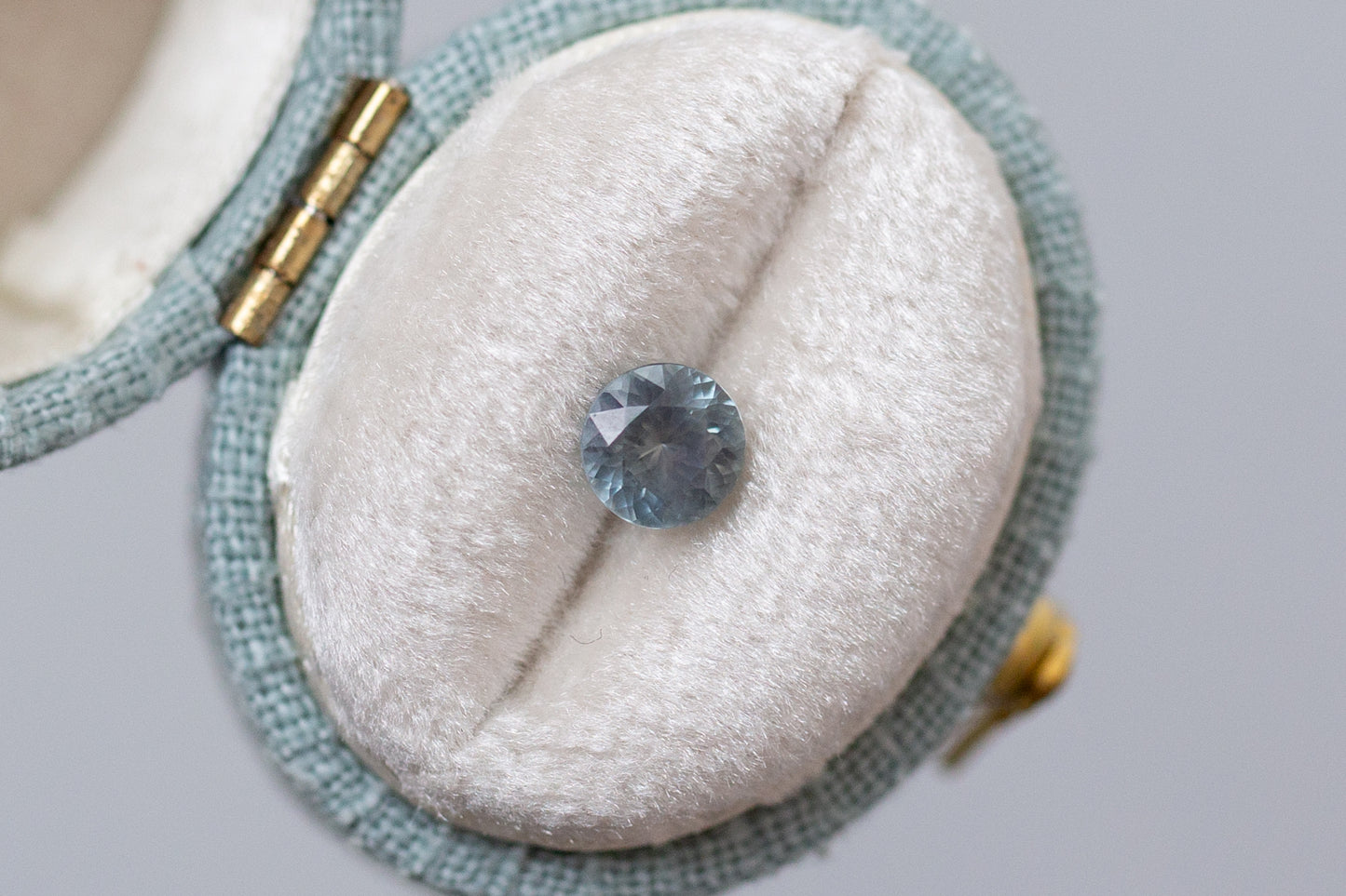 0.81ct Round Aqua Gray Sapphire