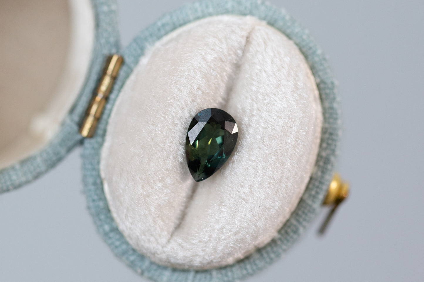 1.14ct Pear Green and Teal Sapphire