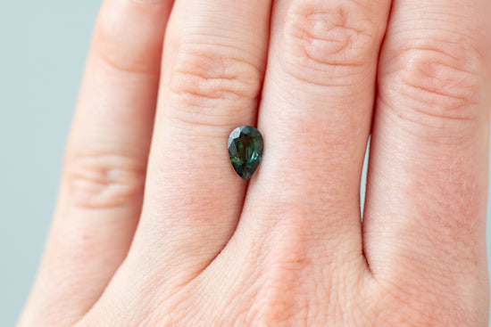 1.14ct Pear Green and Teal Sapphire