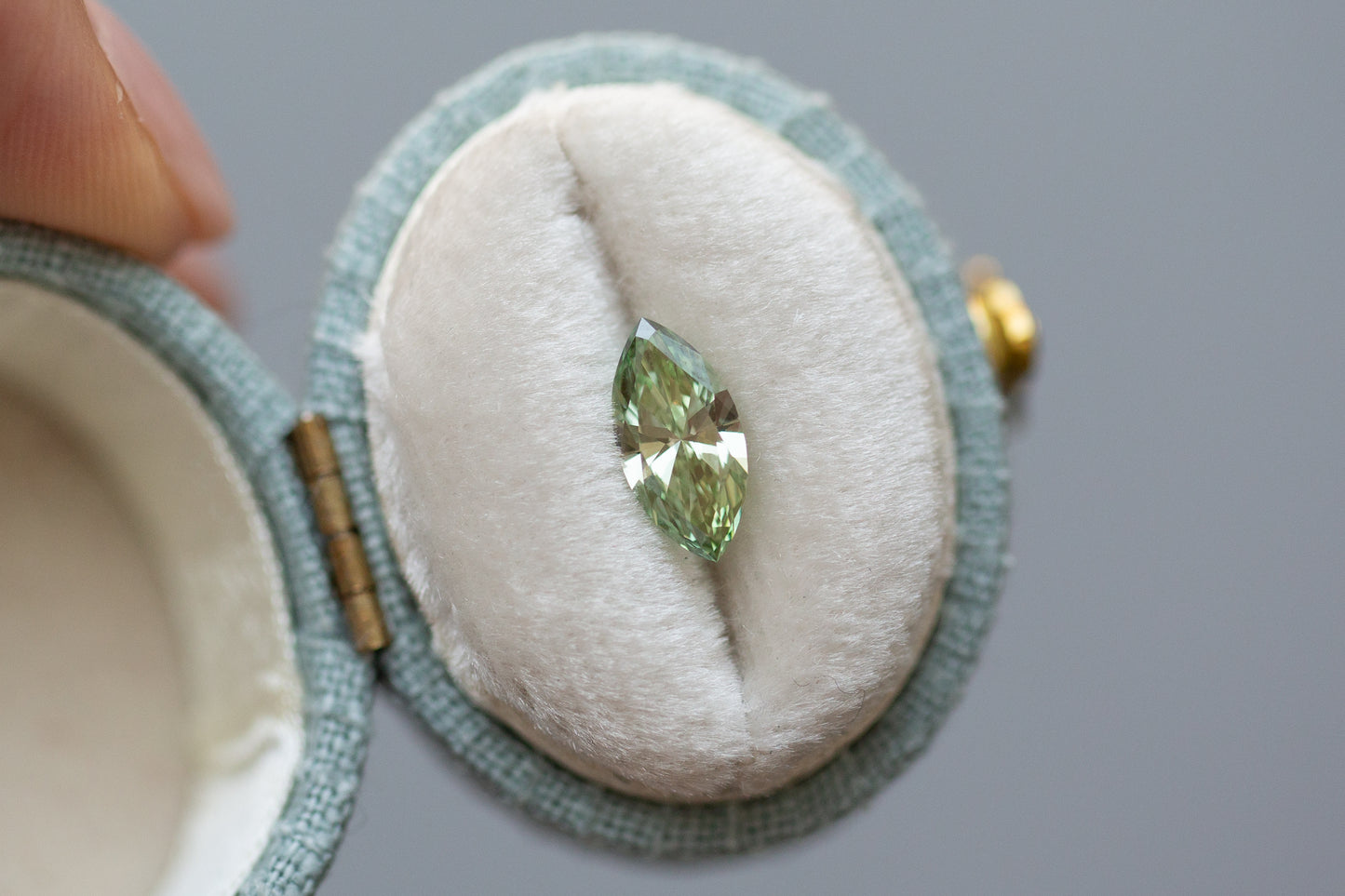 0.90ct Marquise Fancy Vivid Green Lab Diamond, VVS2