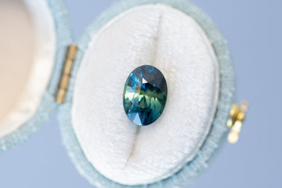 3.64ct Oval Blue and Green Sapphire