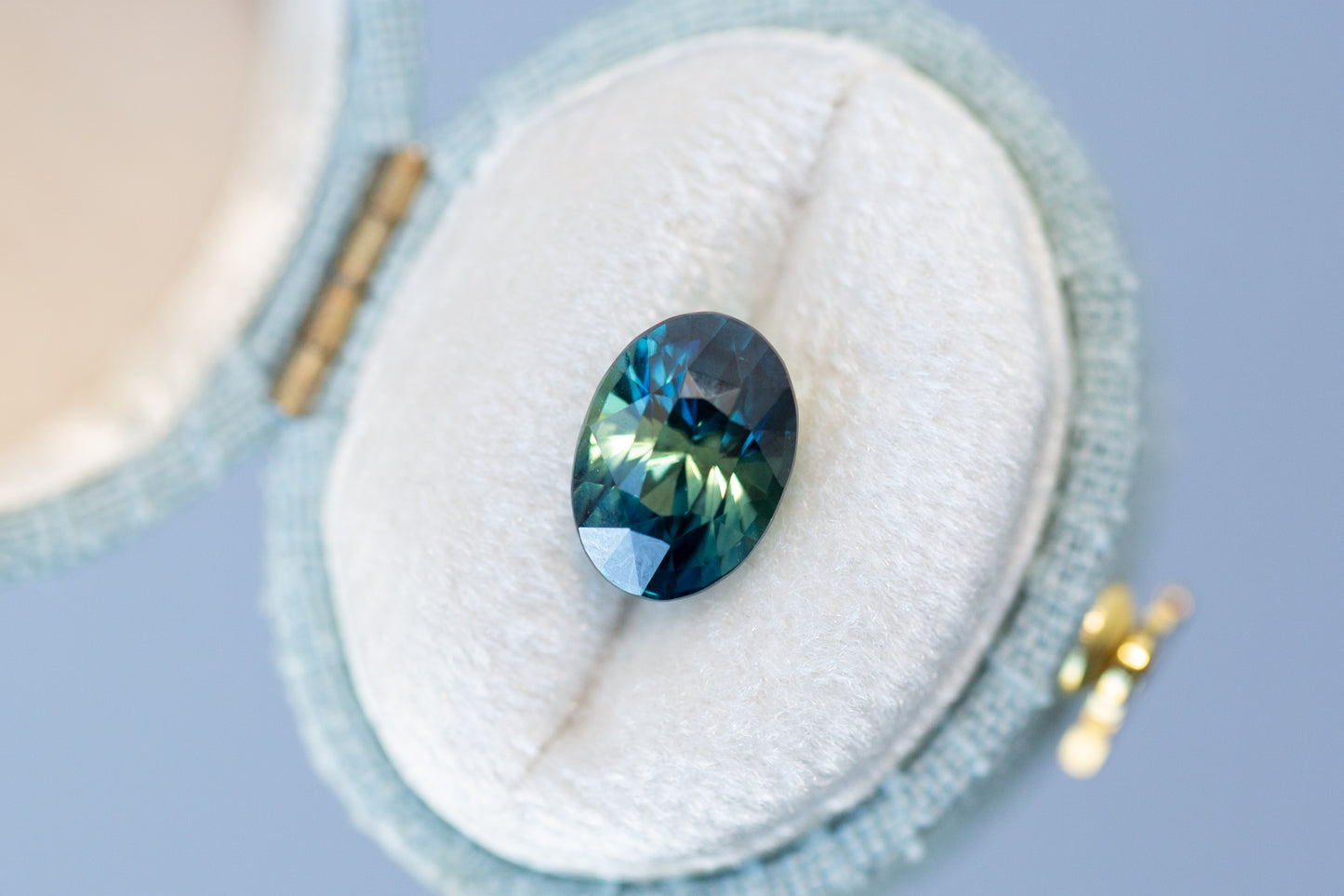 3.64ct Oval Blue and Green Sapphire