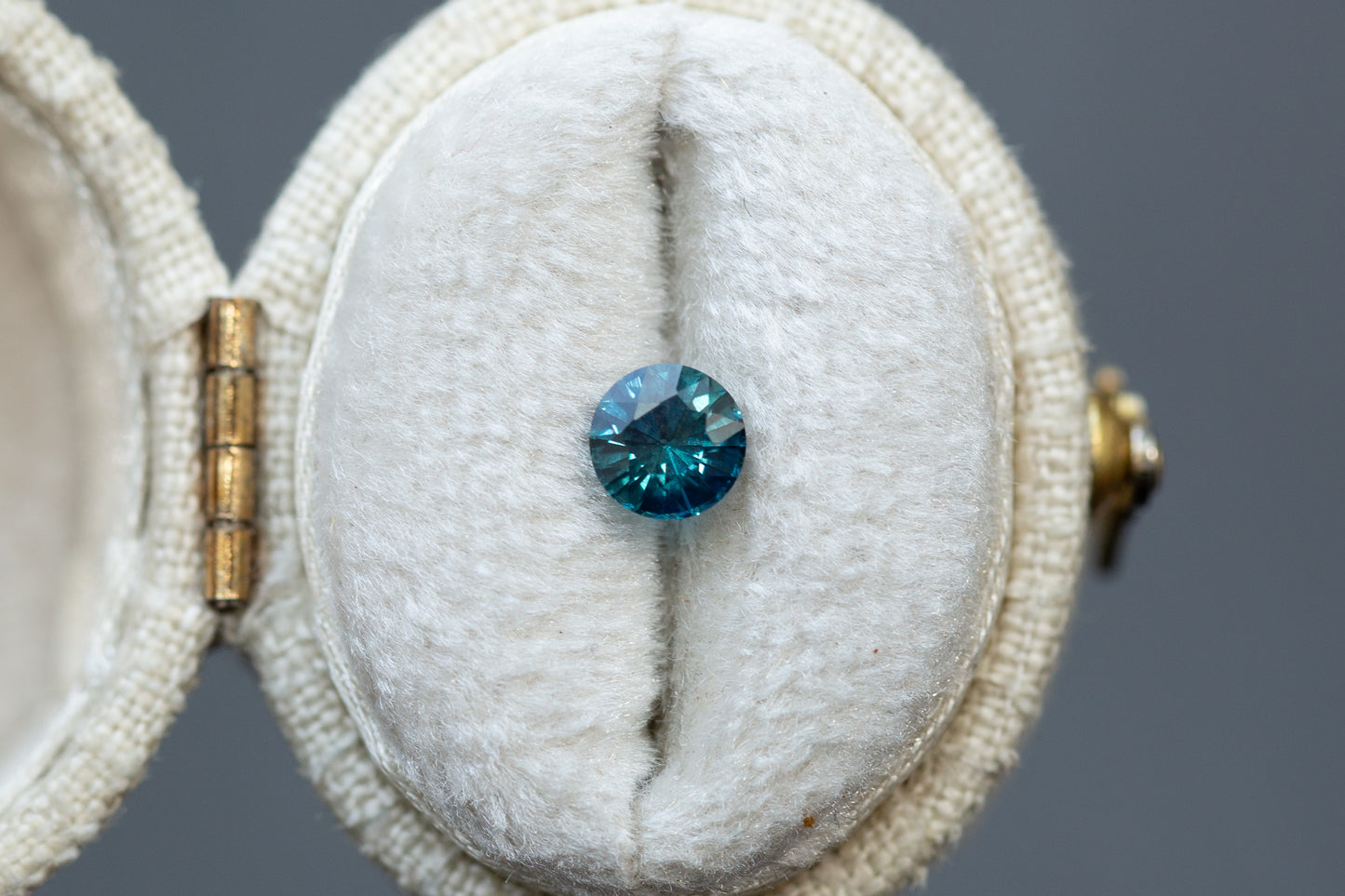 0.62ct Round Teal Sapphire