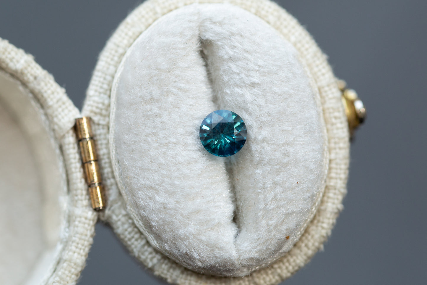 0.62ct Round Teal Sapphire