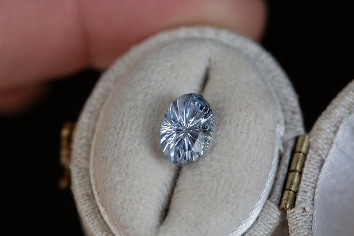 Load image into Gallery viewer, ON HOLD 2.54ct oval light blue sapphire - Starbrite cut by John Dyer

