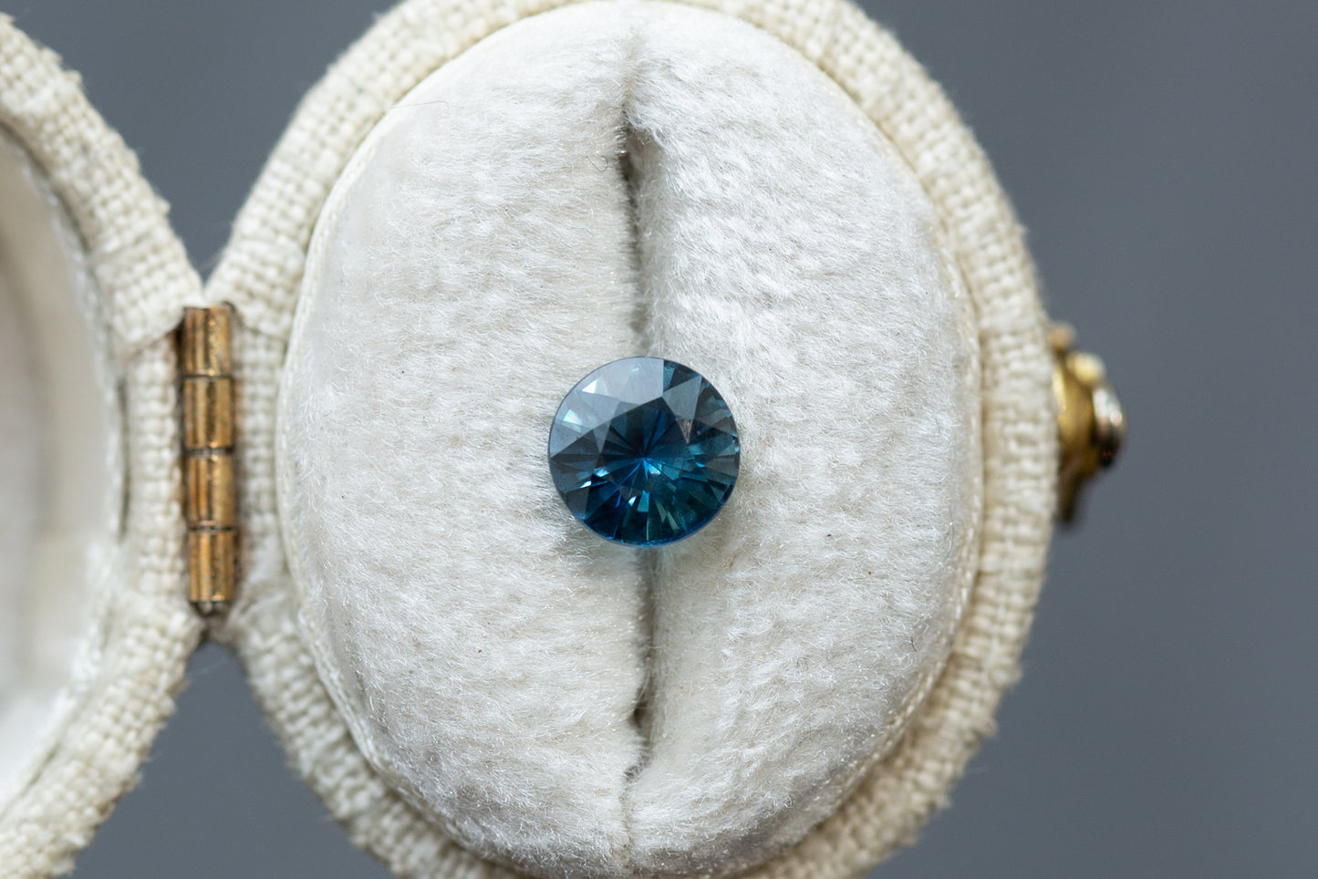 1.21ct Round Blue Sapphire