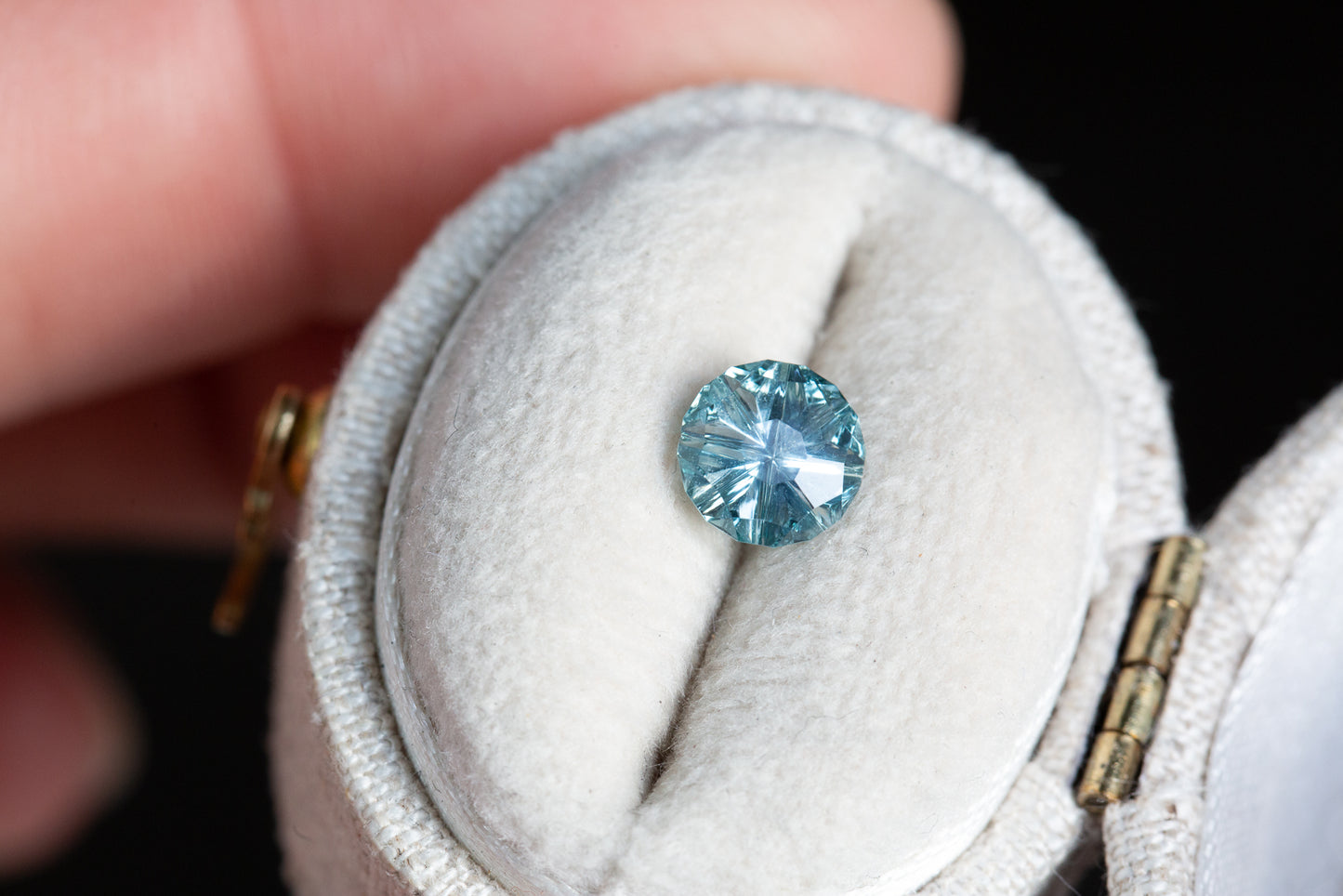 .94ct round teal blue sapphire - Starbrite cut by John Dyer