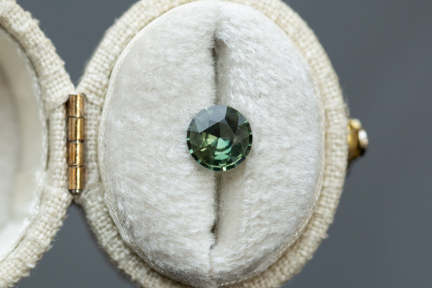 1.06ct Round Green Sapphire