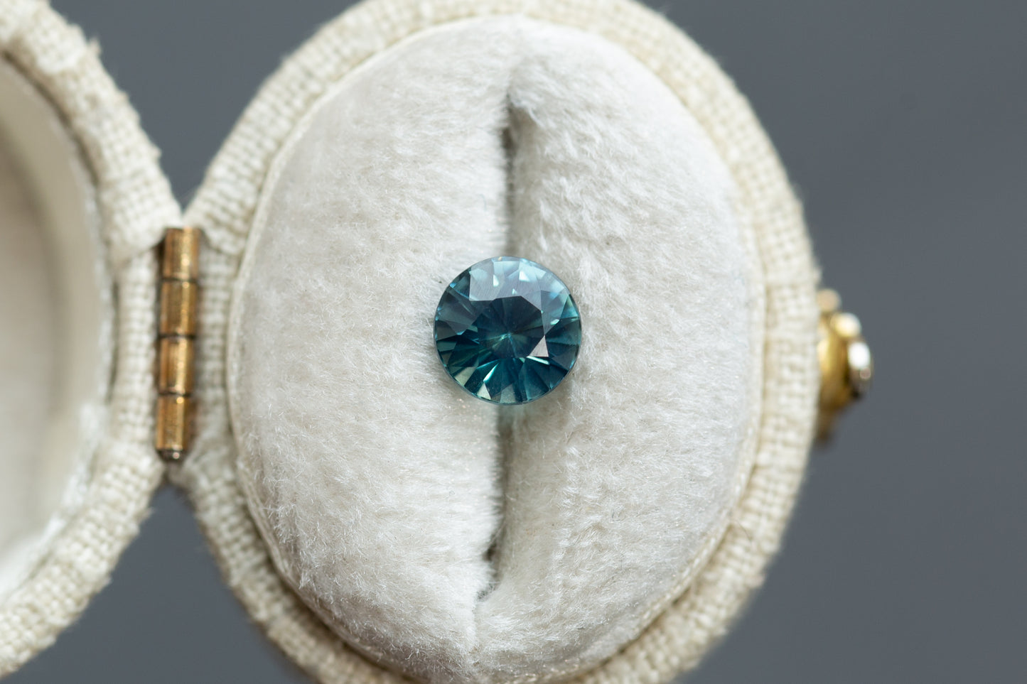 1.37ct Round Teal Sapphire