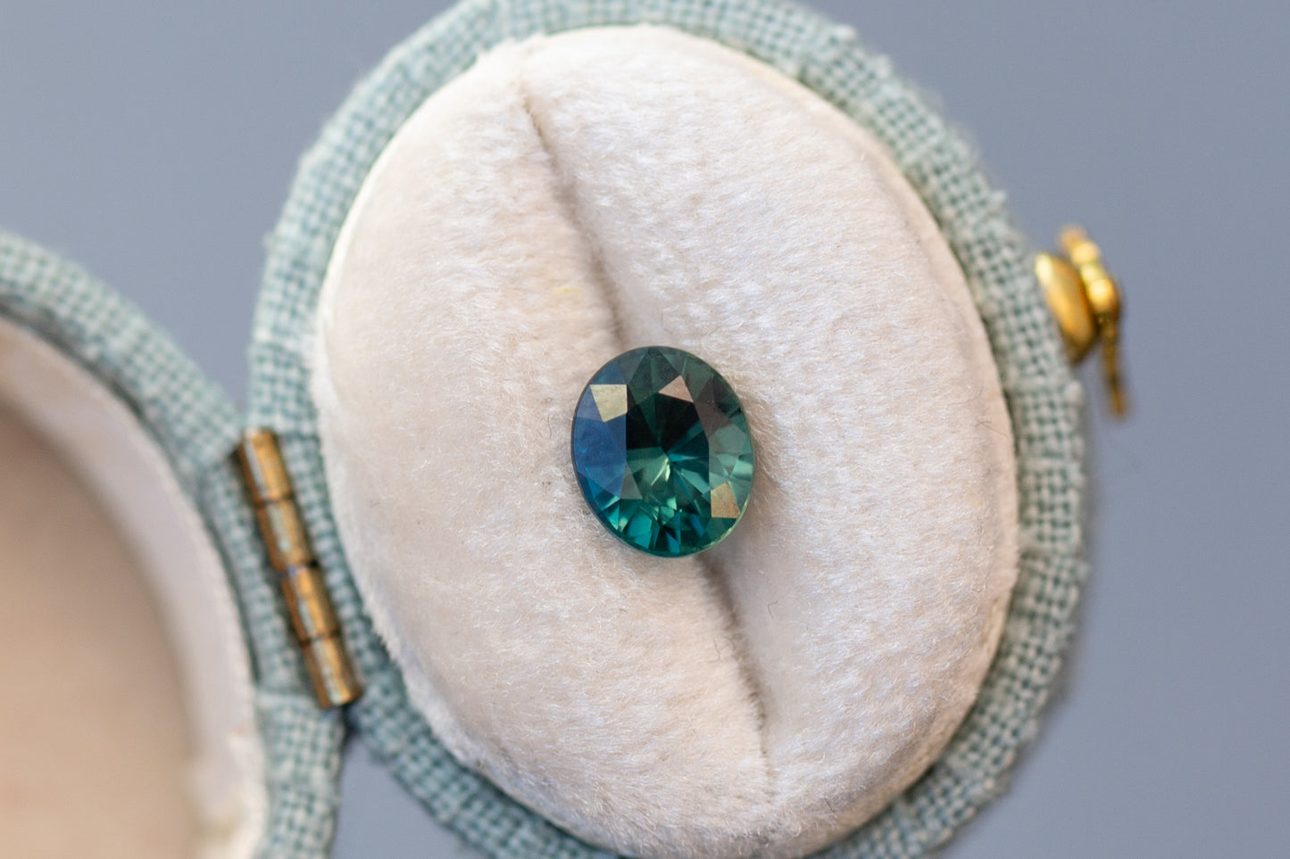 1.51ct Oval Aqua Teal Blue Sapphire