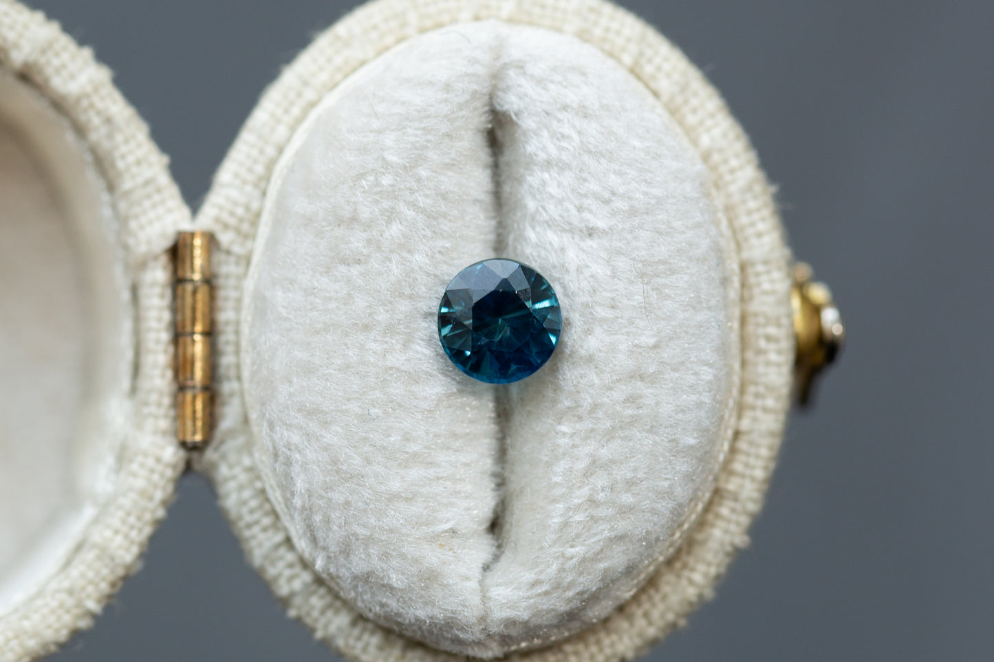 1.01ct Round Blue Teal Sapphire