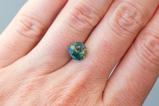 3.01ct Round Teal and Yellowish Green Sapphire