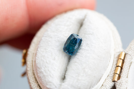 Load image into Gallery viewer, 1.2ct teal blue cushion cut sapphire- Starbrite cut by John Dyer
