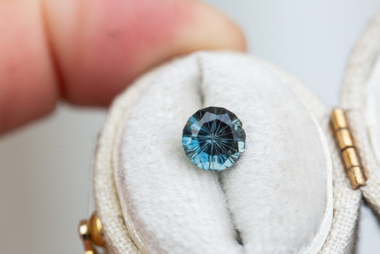 Load image into Gallery viewer, 1.93ct round teal blue Montana sapphire-Starbrite cut by John Dyer
