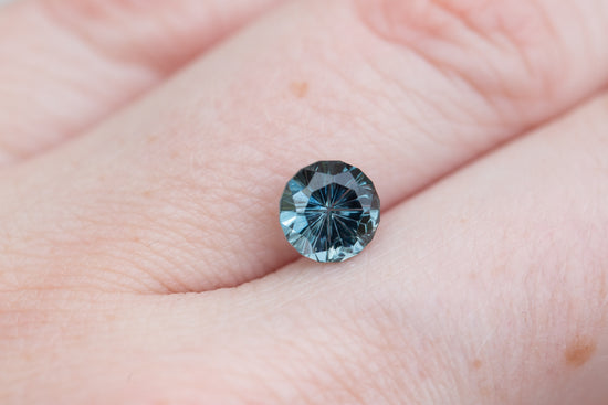 Load image into Gallery viewer, 1.93ct round teal blue Montana sapphire-Starbrite cut by John Dyer
