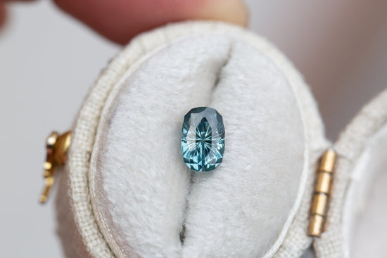 1.16ct oval teal sapphire- Starbrite cut by John Dyer