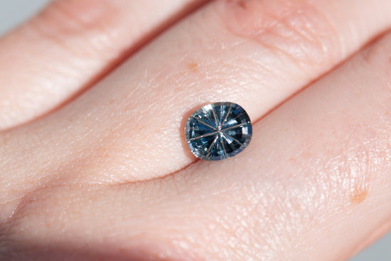 Load image into Gallery viewer, 2.03ct oval blue sapphire - Starbrite cut by John Dyer
