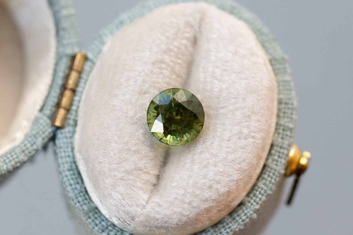 2.01ct Round Yellowish Green Sapphire