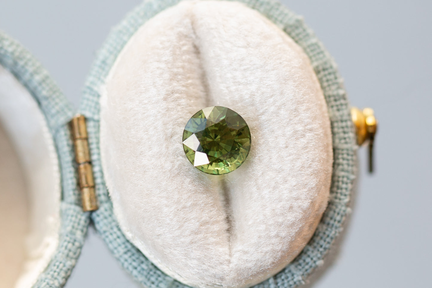 2.01ct Round Yellowish Green Sapphire