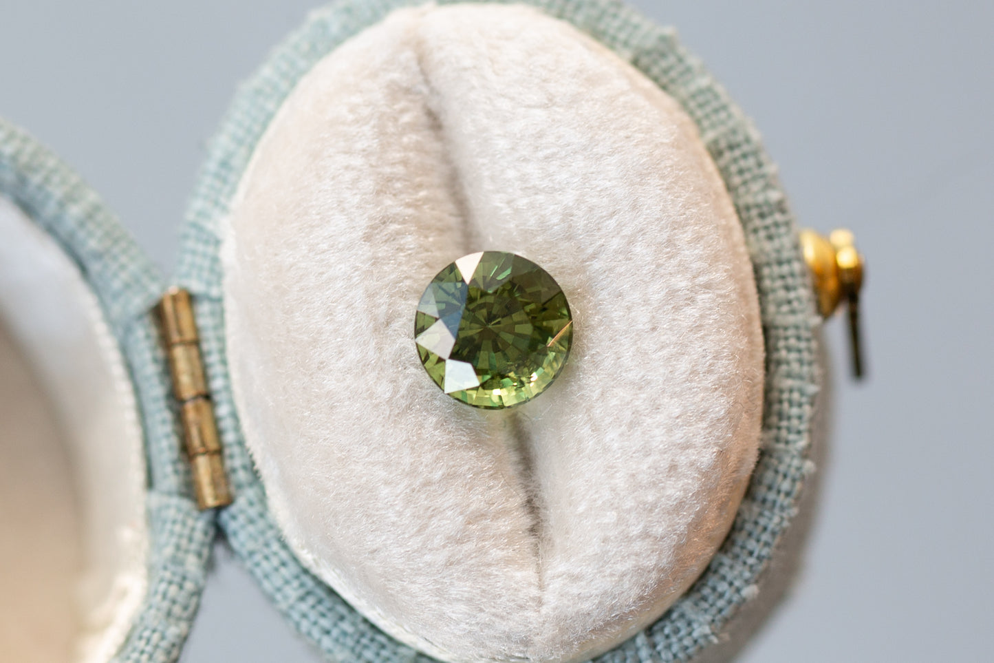 2.01ct Round Yellowish Green Sapphire