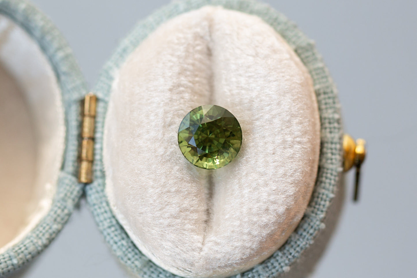 2.01ct Round Yellowish Green Sapphire