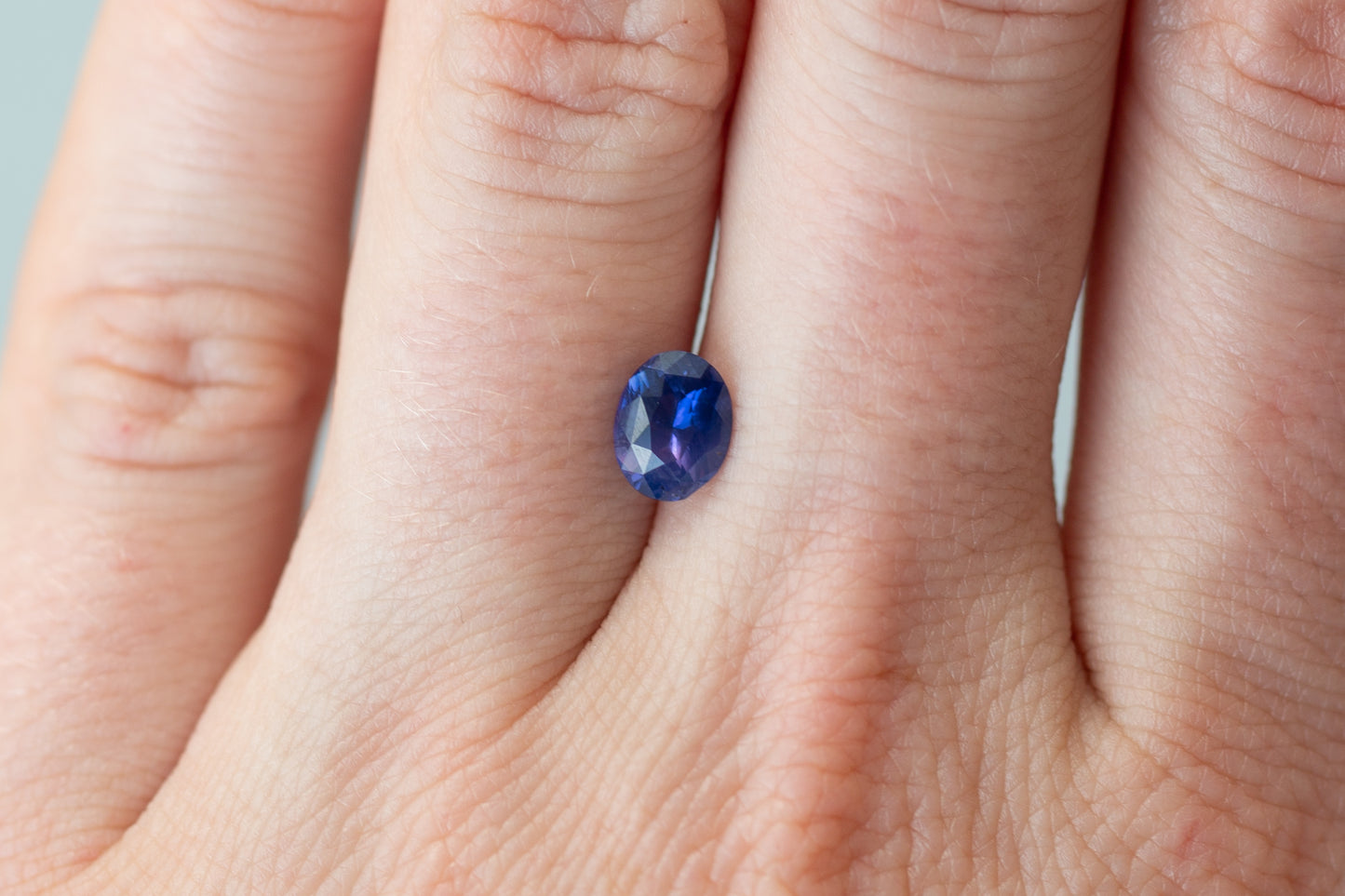 1.07ct Oval Violet Blue Purple Bicolor Sapphire