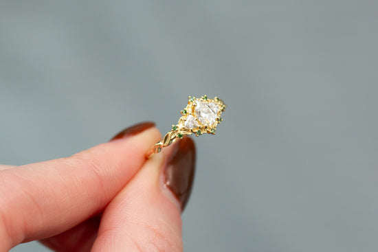 READY TO SHIP - Size 7, 18k Yellow Gold Briar Rose Three Stone